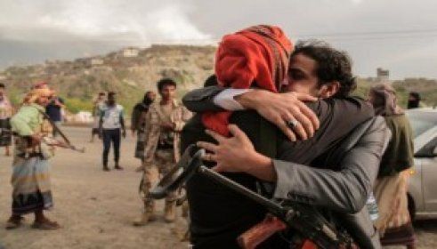 بعد الاتفاق على تبادل الأسرى.. هل سيصدق الحوثيون بالإفراج عن المعتقلين؟ (تقرير)