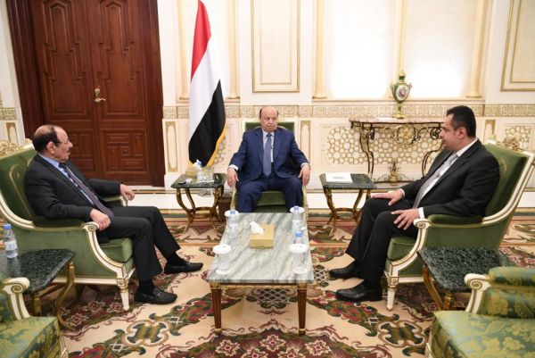 هادي يجتمع مع نائبه ورئيس وزراءه لأول مرة منذ عودته من أمريكا