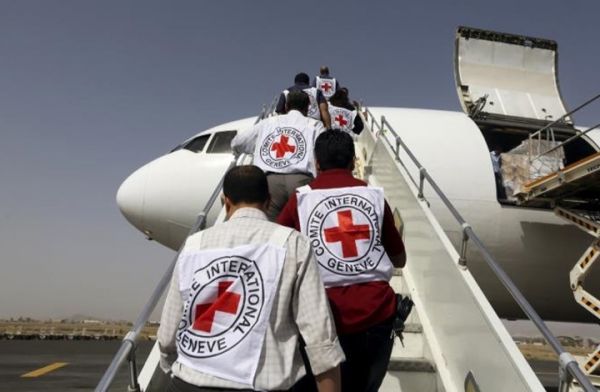 الصليب الأحمر: تبادل قوائم لـ 16 ألف معتقل في اليمن