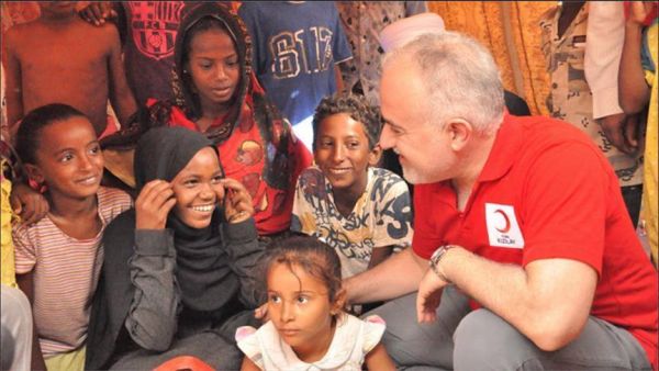 الهلال الأحمر التركي يزور مستشفى الصداقة في عدن