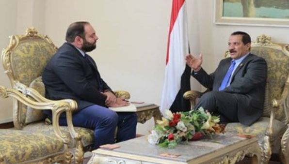 وزير خارجية الحوثي يبحث مع القائم بأعمال مدير مكتب غريفيث نتائج مشاورات السويد
