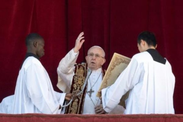 البابا فرنسيس يأمل بحل سياسي في سوريا وانهاء معاناة اليمنيين